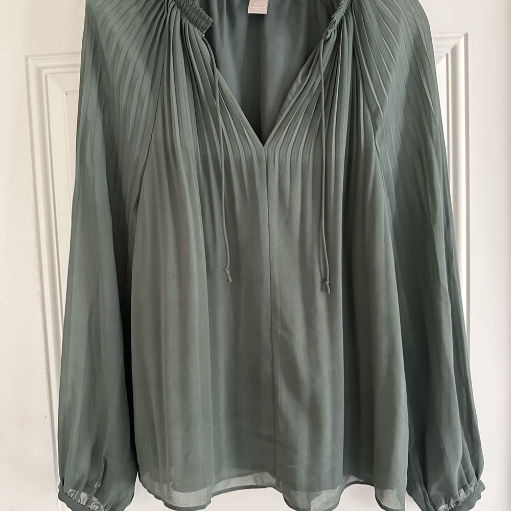 H&M Green Pleated Long Sleeve Blouse